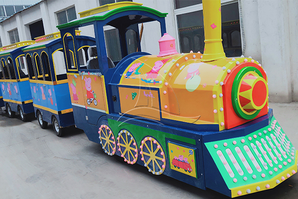 Peppa pig amusement park train